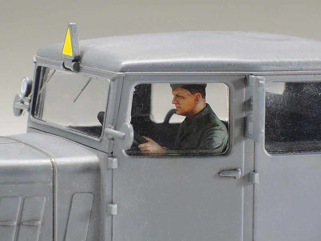 Tamiya German Heavy Tractor Ss-100 32593