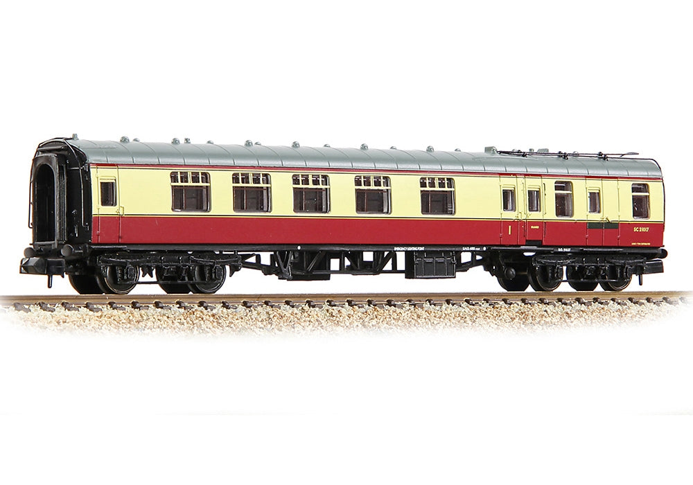 Graham Farish BR MK1 BCK Brake Composite Corridor BR Crimson & Cream 374-081B
