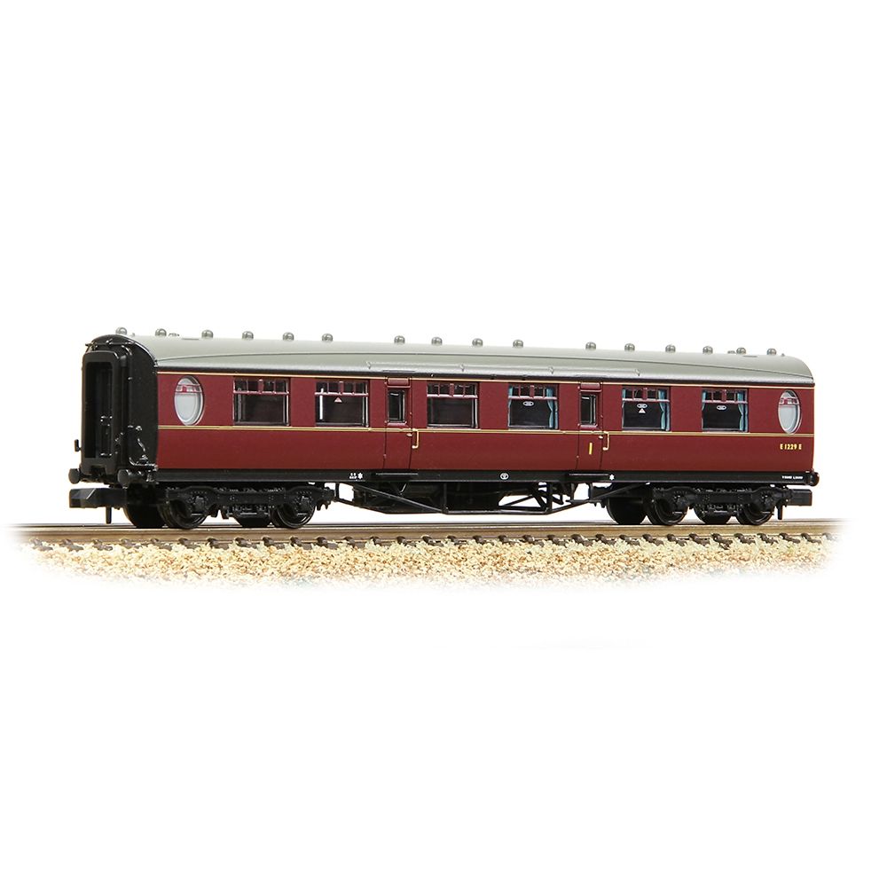 Graham Farish LNER Thompson Composite Corridor BR Maroon 376-227A
