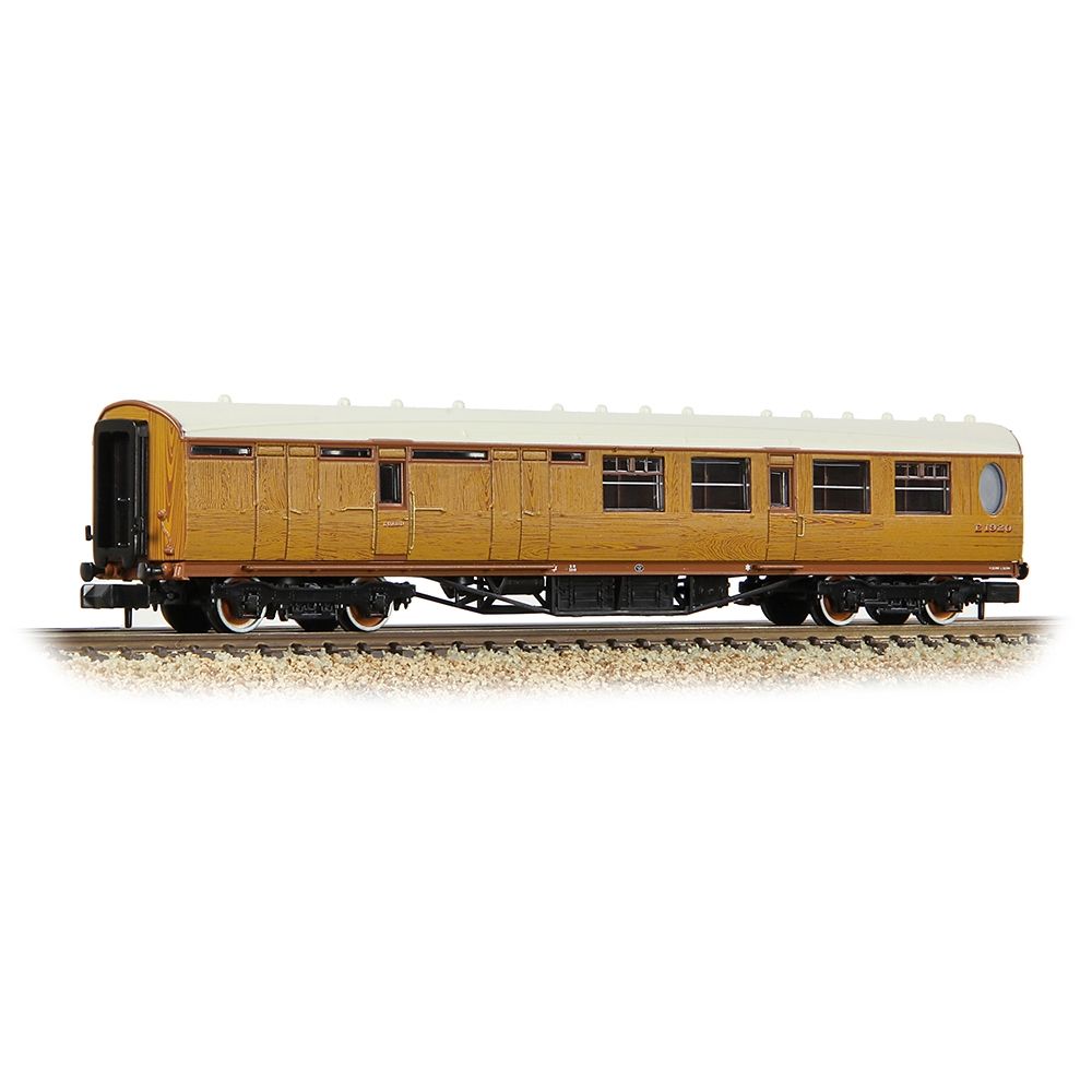 Graham Farish LNER Thompson Brake Third Corridor LNER Teak Effect 376-275B