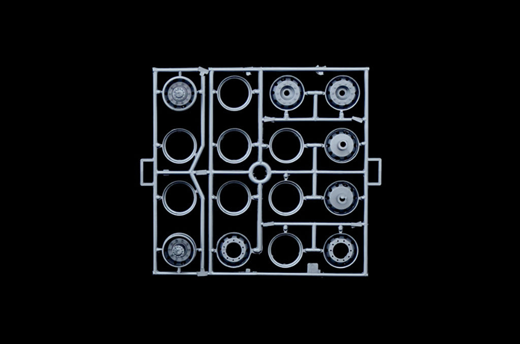 Italeri Volvo F-16 Globetrotter 3923