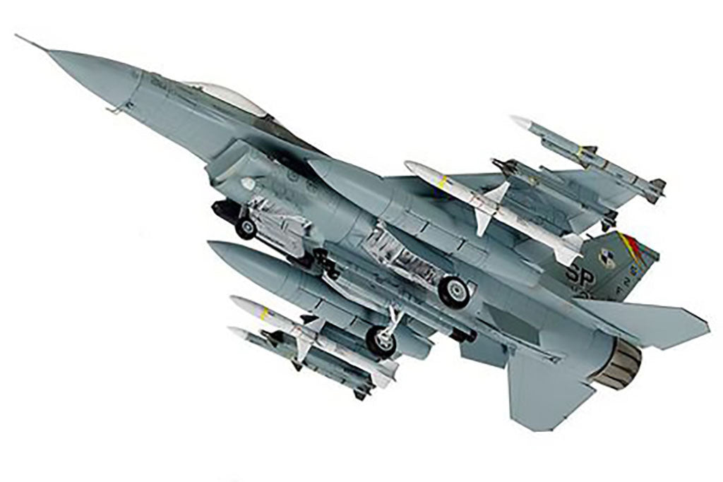 Tamiya 1/72 F-16 Cj Fighting Falcon - Block 50 W/ Full Equipment 60788