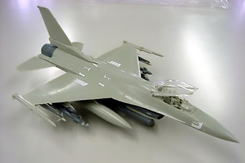 Tamiya Lockeed F-16C (Block 25/32) 61101