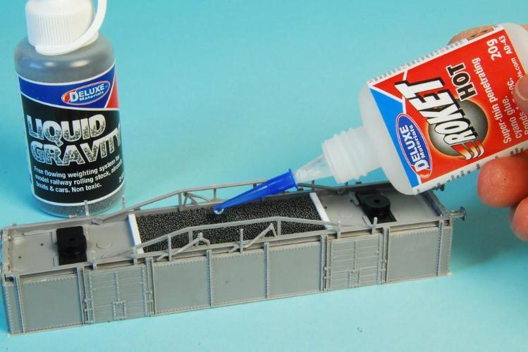 Deluxe Materials Liquid Gravity Bd38