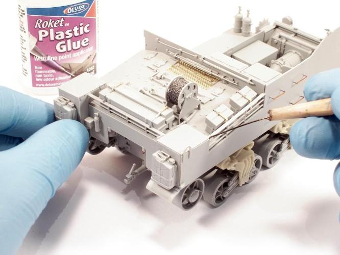 Deluxe Materials Roket Plastic Glue Ad62