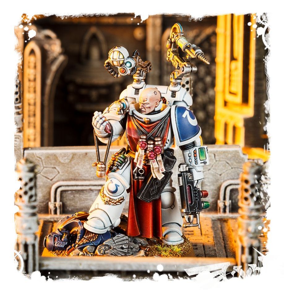 SPACE MARINES PRIMARIS APOTHECARY 2