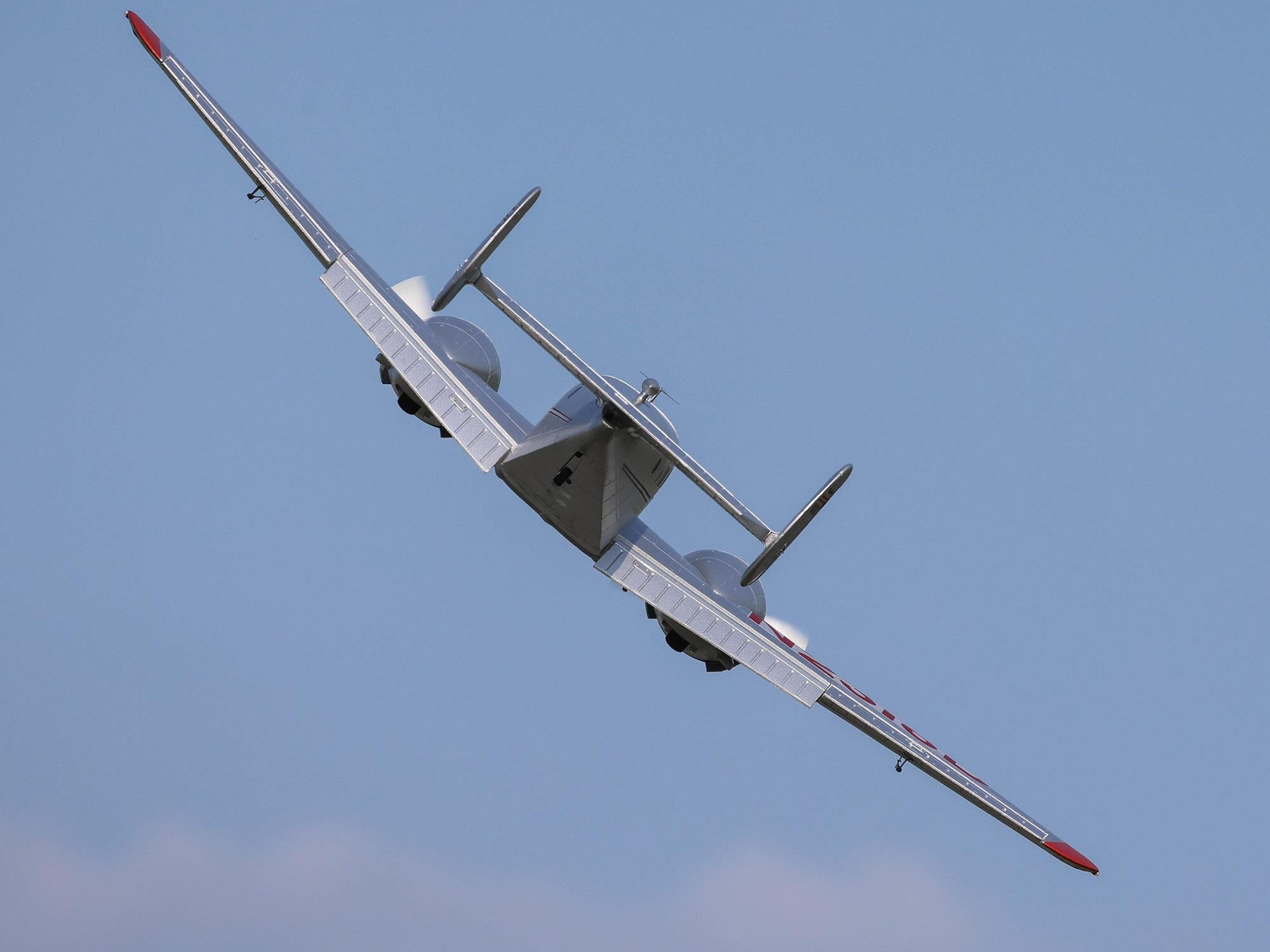 Beechcraft D18 1.5m BNF Basic