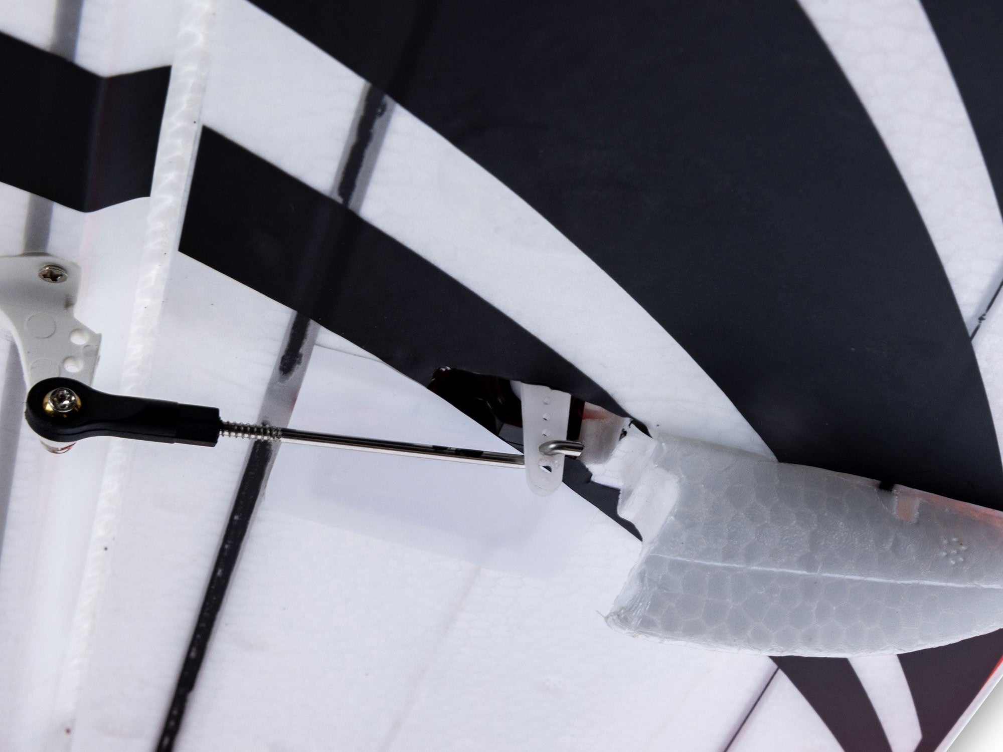 ElectroStreak 1.1m BNF Basic with AS3X+ and SAFE Select