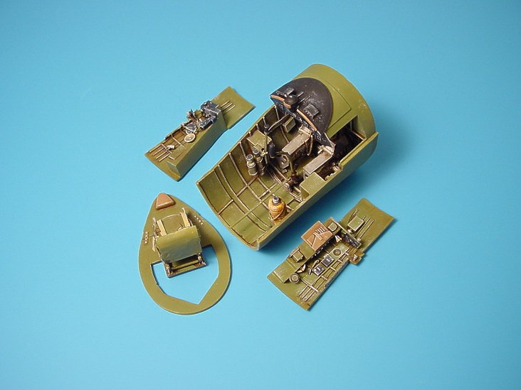 Vought F4U-1 Corsair cockpit set (designed to be used with Trumpeter kits)