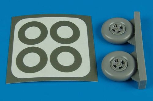 Supermarine Spitfire Mk.IX wheels and paint masks (designed to be used with Tamiya kits)