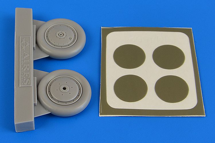 Polikarpov I-153 Chaika wheels & paint masks (designed to be used with ICM UA UK kits)