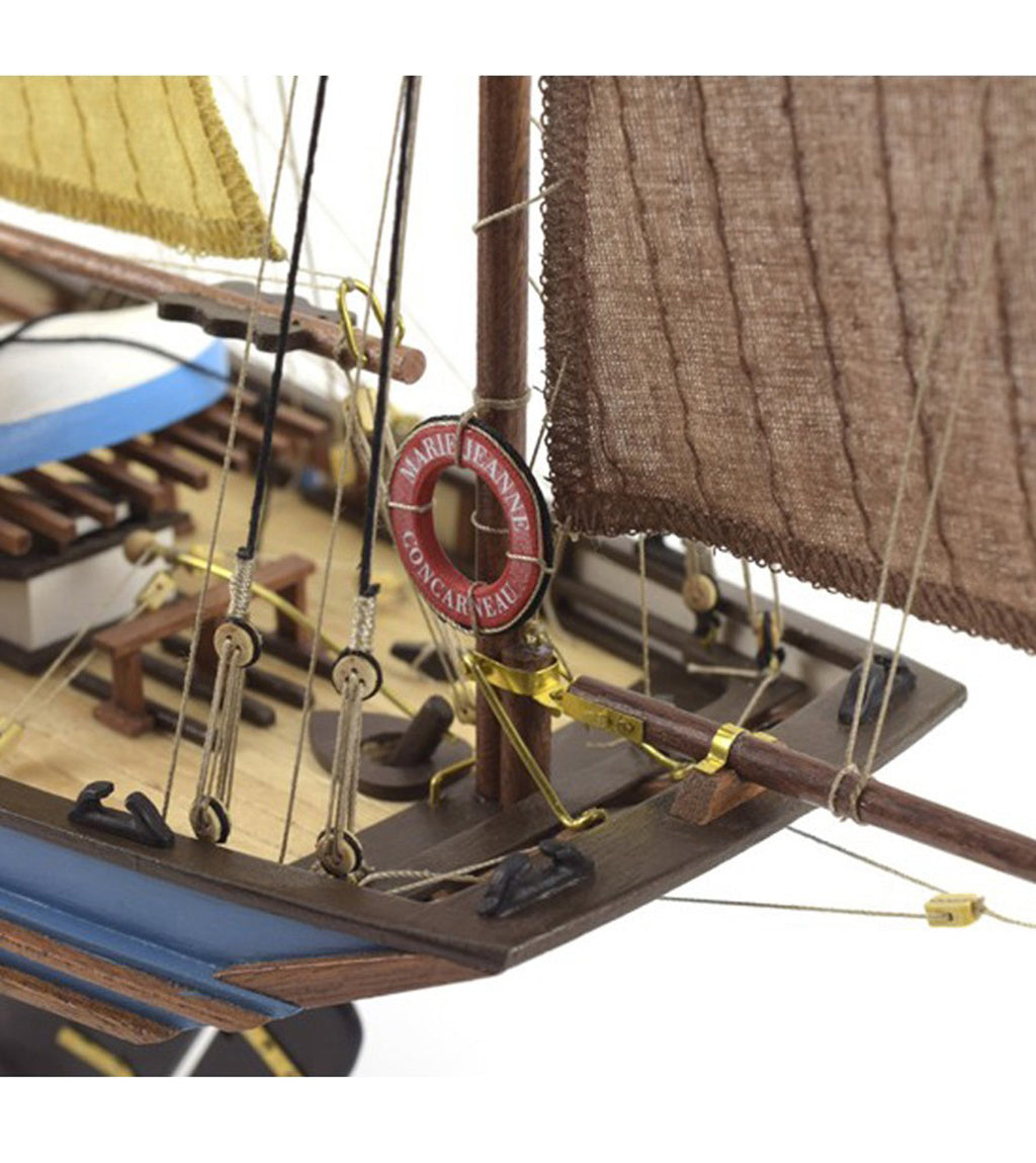 Artesania Marie-Jeanne 2021 With Stand