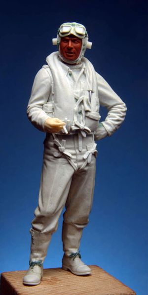 Hawker Typhoon Mk.Ib standing pilot figure mid-war (designed to be used with Airfix kits)
