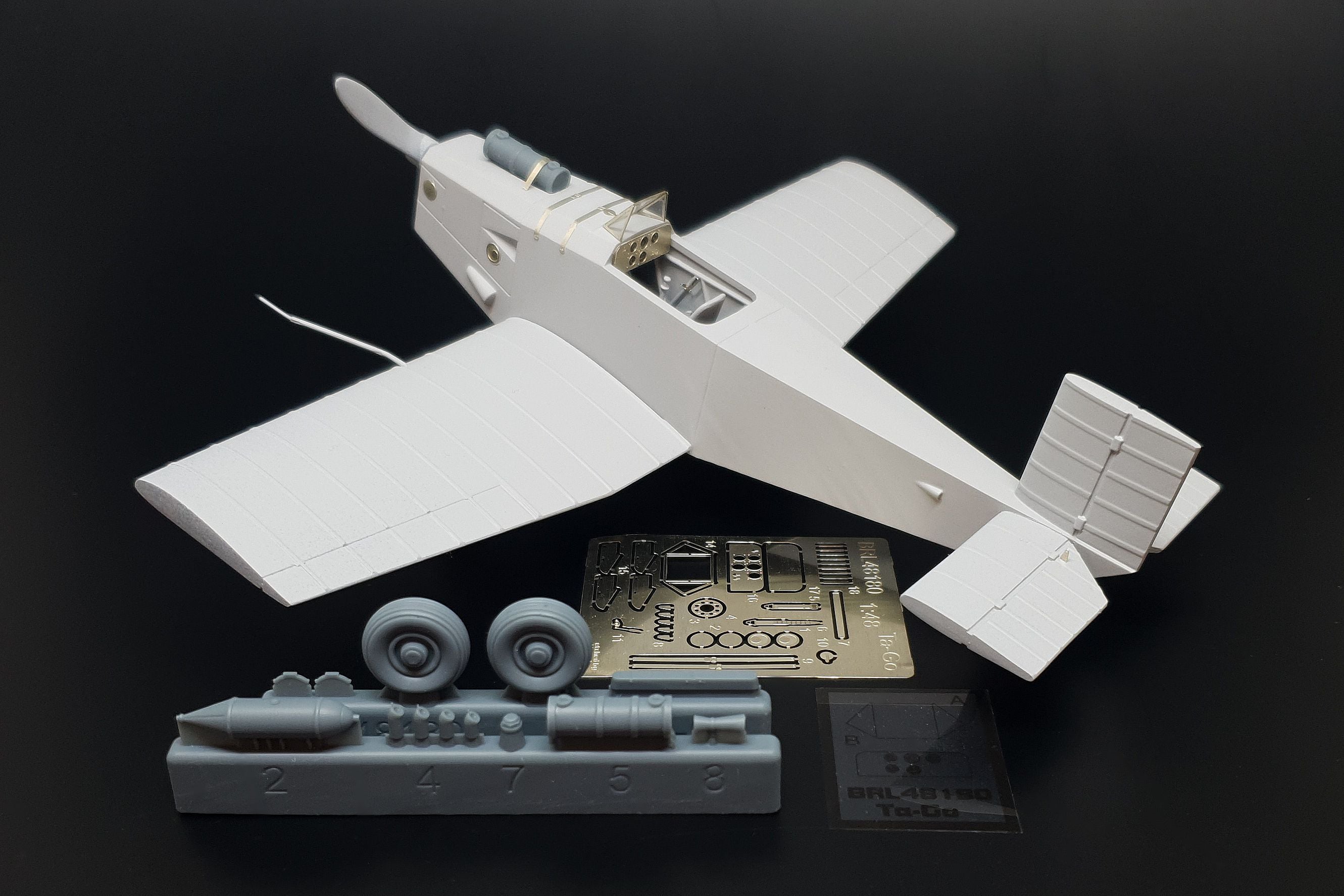 Kokusai Ta-Go PE/resin set (designed to be used with Brengun kits)