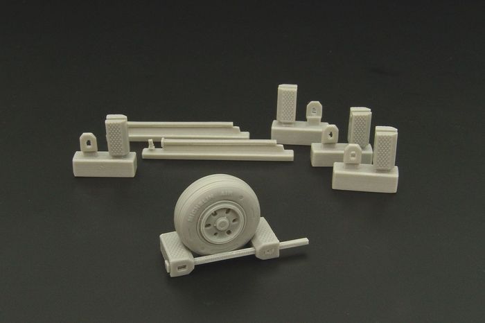 U.S. Navy wheel chocks (modern)---Resin Kit of USN wheel chocks