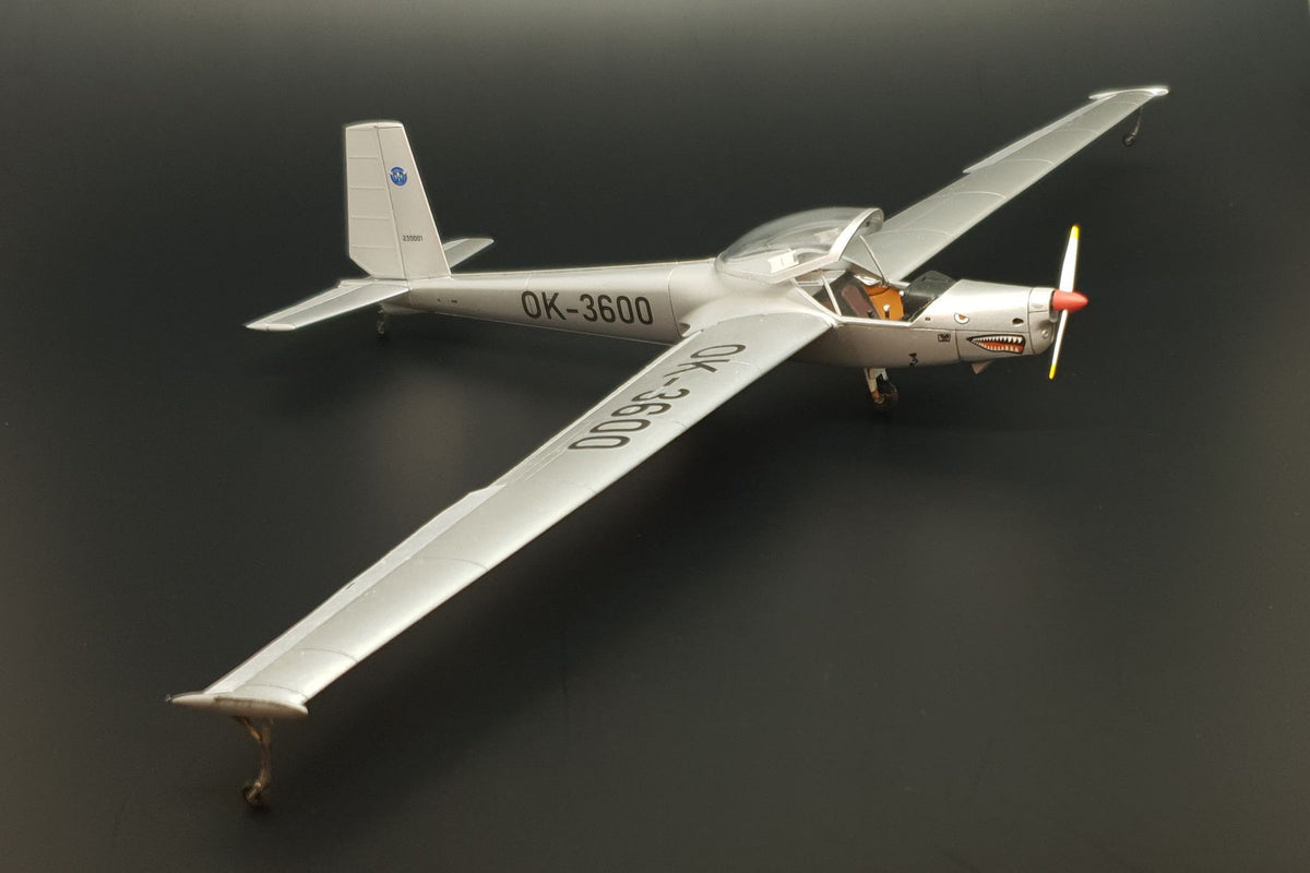 L-13SE VIVAT AKVY TMG plane