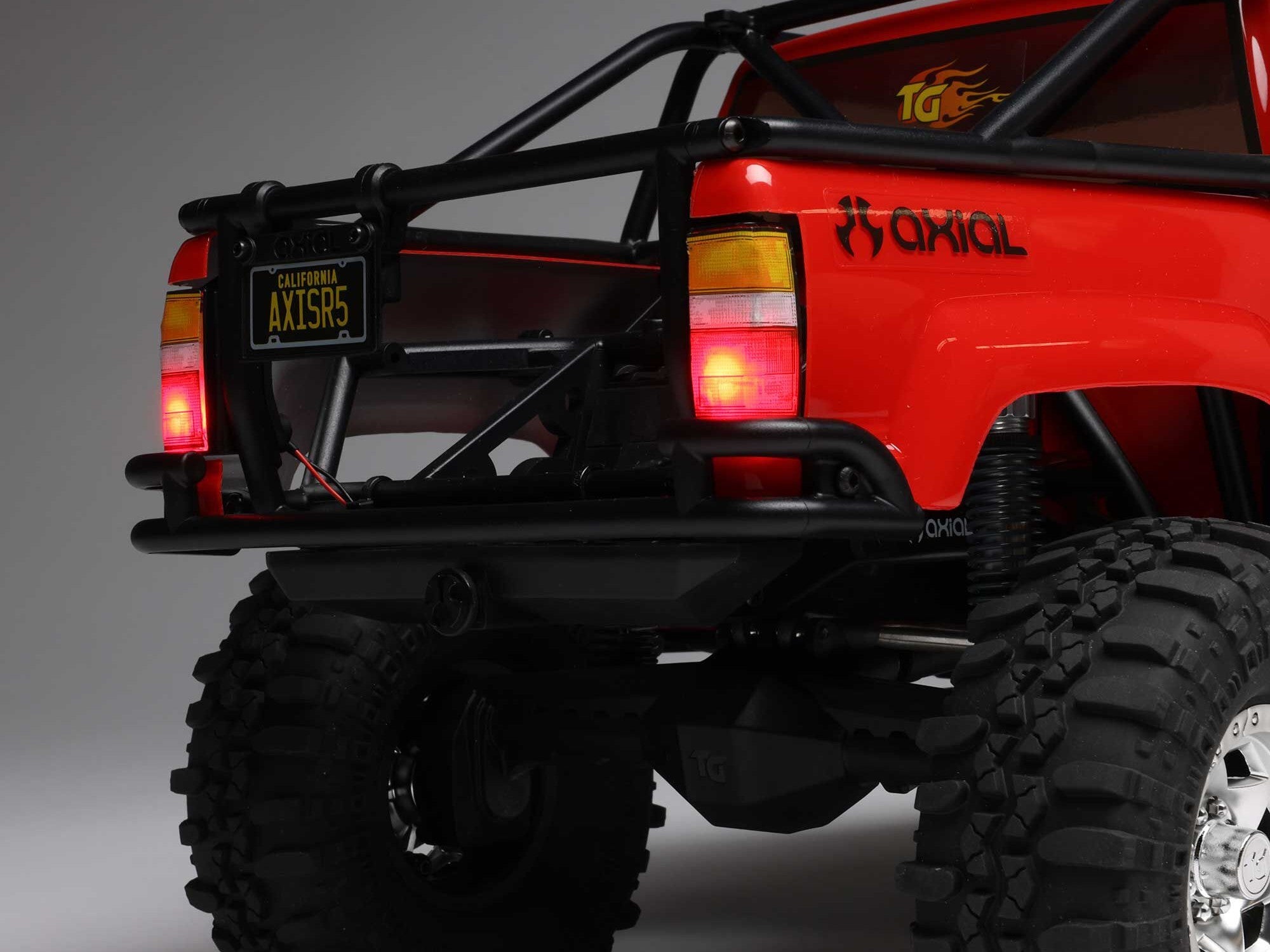 Axial 1/10 Scx10 Iii 1987 Toyota Sr5 4X4 Rtr Rock Crawler, Red C-AXI-2062T2