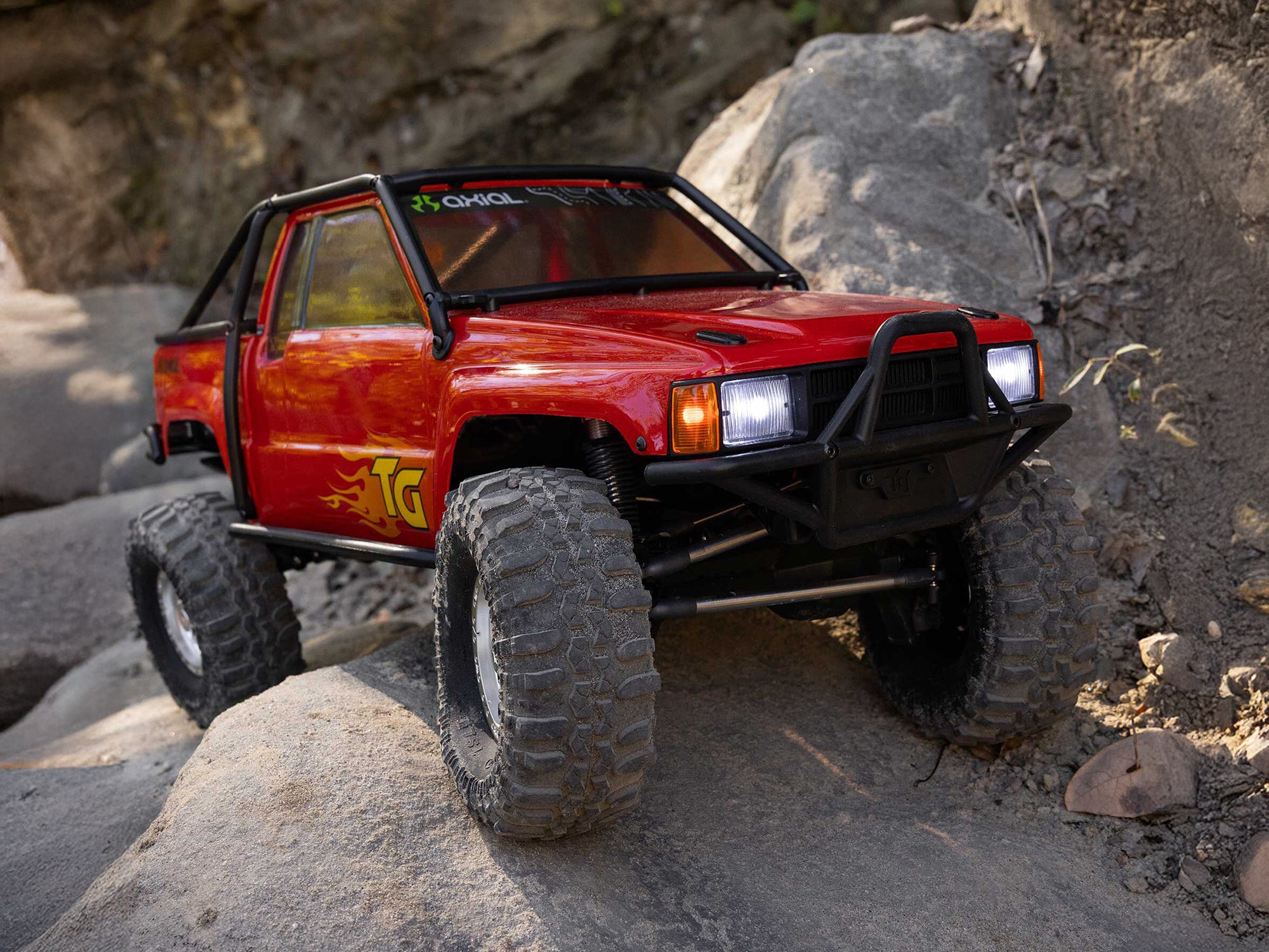 Axial 1/10 Scx10 Iii 1987 Toyota Sr5 4X4 Rtr Rock Crawler, Red C-AXI-2062T2