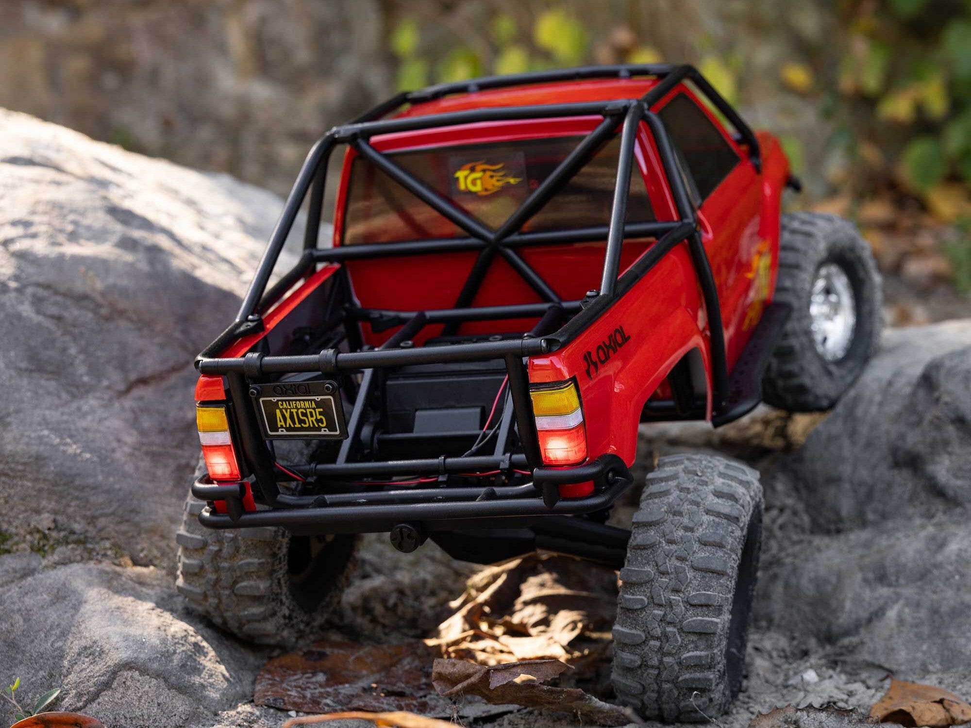 Axial 1/10 Scx10 Iii 1987 Toyota Sr5 4X4 Rtr Rock Crawler, Red C-AXI-2062T2