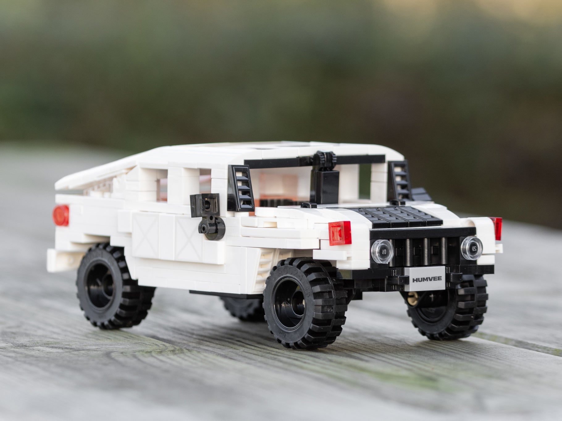 CaDA 1:24 Humvee off- road truck C55022W