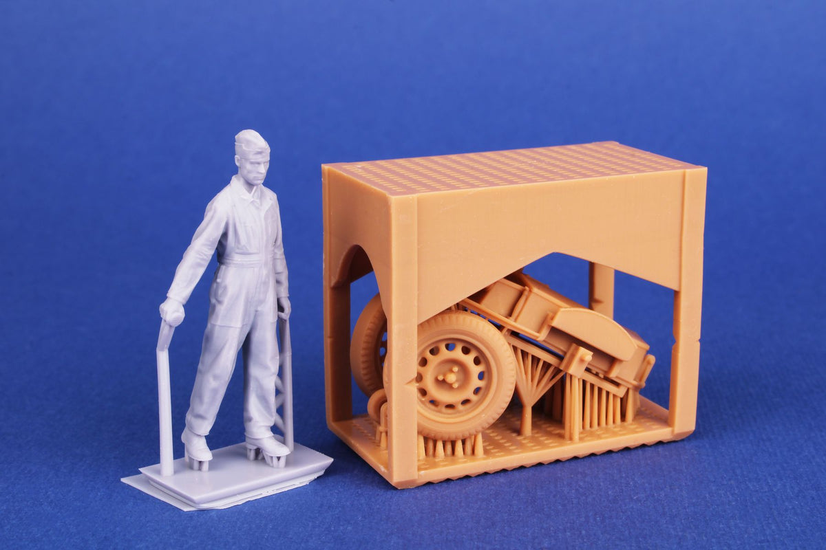 RAF Mechanic with Accumulator Trolley 3D-printed figure of an RAF ground crew member with an accu trolley that fits to almost any RAF fighter aeroplane from 1943 to 1950.