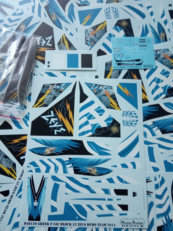 Lockheed-Martin F-16C block 52 ZEUS DEMO TEAM 2015 decal + resin CFT and paraschute container (designed to be used with Tamiya kits)