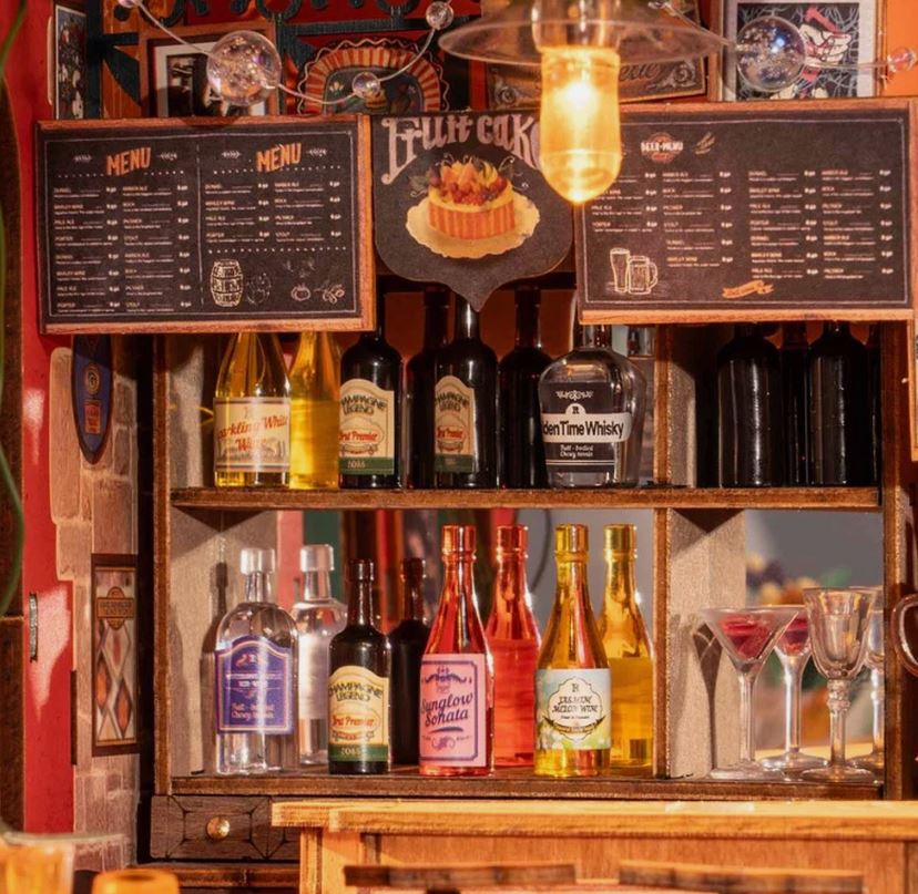 Rolife Cheers Bar & Dining Restaurant DIY Miniature Dollhouse Kit DG173 Rolife