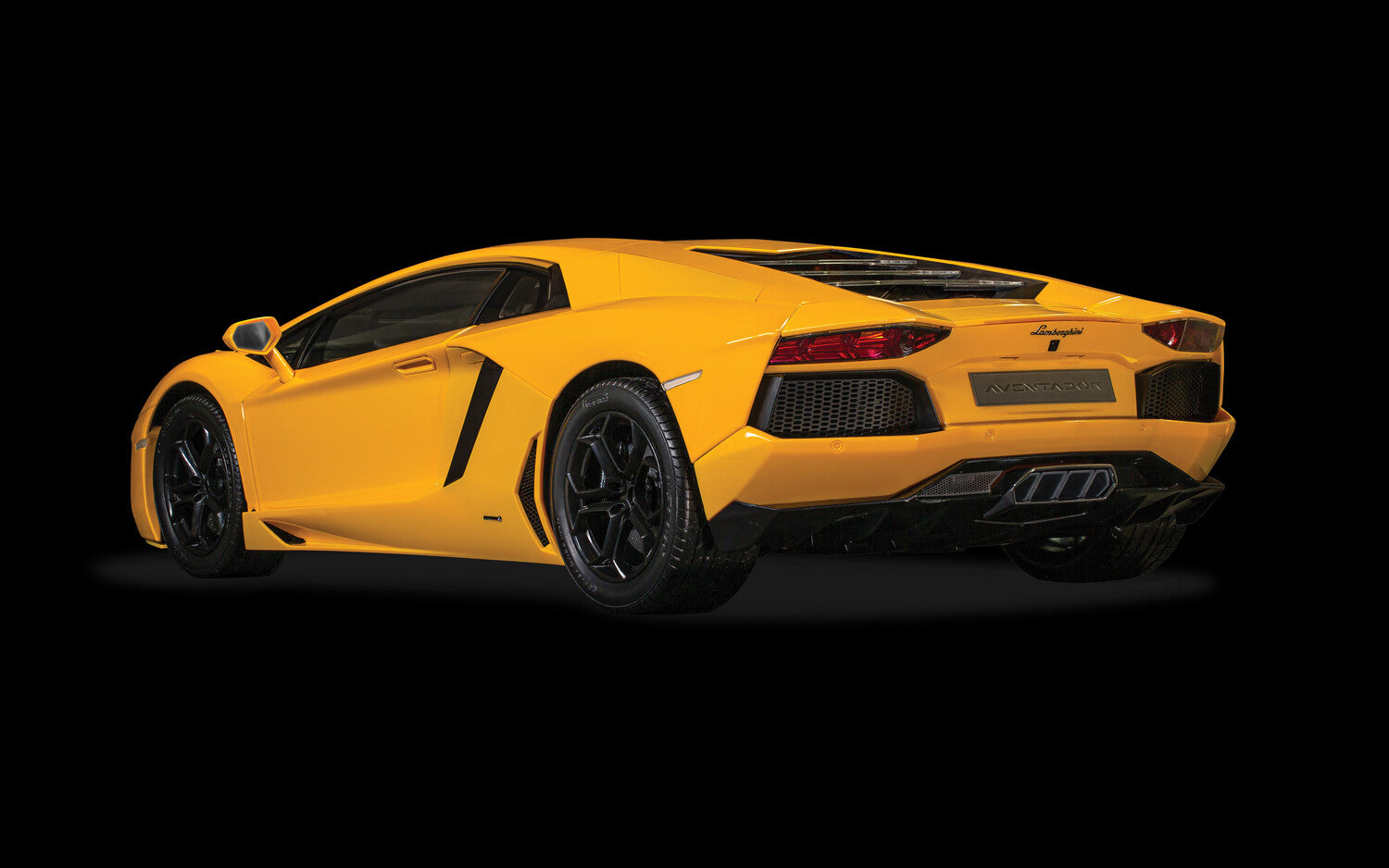 Lamborghini Aventador LP 700-4 Giallo Orion