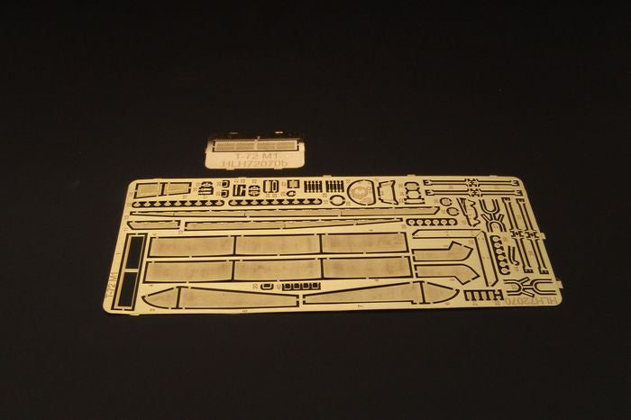 Soviet T-72 M1 main battle tank (designed to be used with Revell kits)