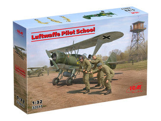 ICM Luftwaffe Pilot School (Hs 123A Training Biplane & 3 Figures) ICM32017