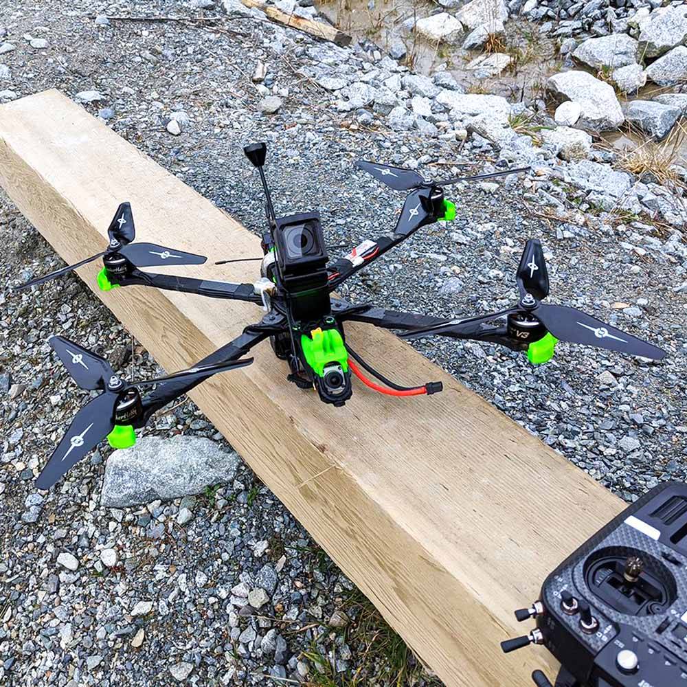 Master Airscrew 3MR Series - 3-Blade 9x4.5 Propeller (CW) Rev./Pusher Black MAS3M09X45RB1