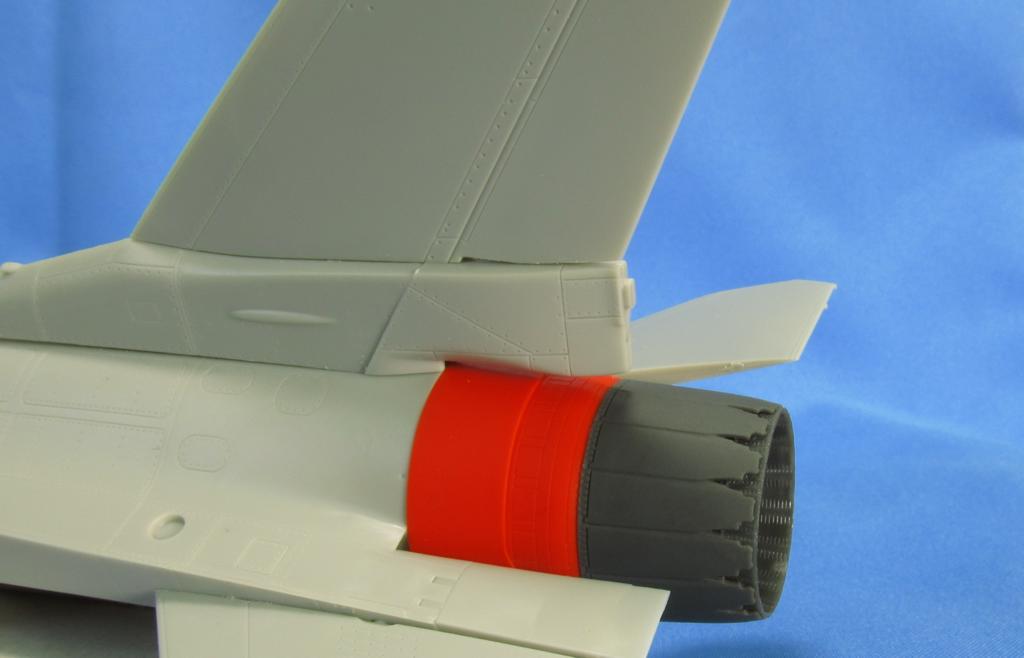 Lockheed-Martin F-16C Jet nozzle for engine F100-PW (designed to be used with Tamiya kits)