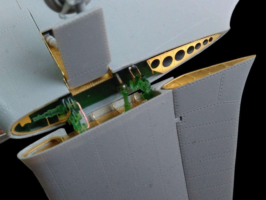 Grumman F9F-2 Panther wing folding mechanism (designed to be used with Trumpeter kits)