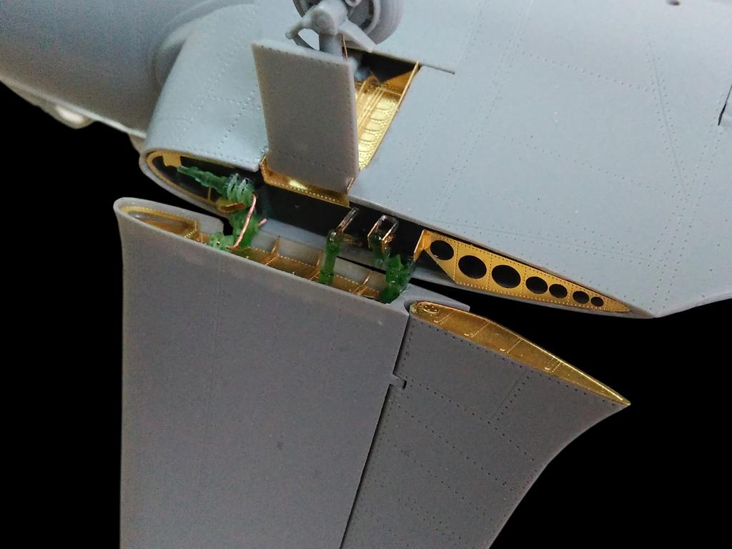 Grumman F9F-2 Panther wing folding mechanism (designed to be used with Trumpeter kits)