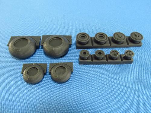 Mil Mi-24V/VP/Mi-35M Hind wheels (designed to be used with Monogram, Revell and Zvzda kits)