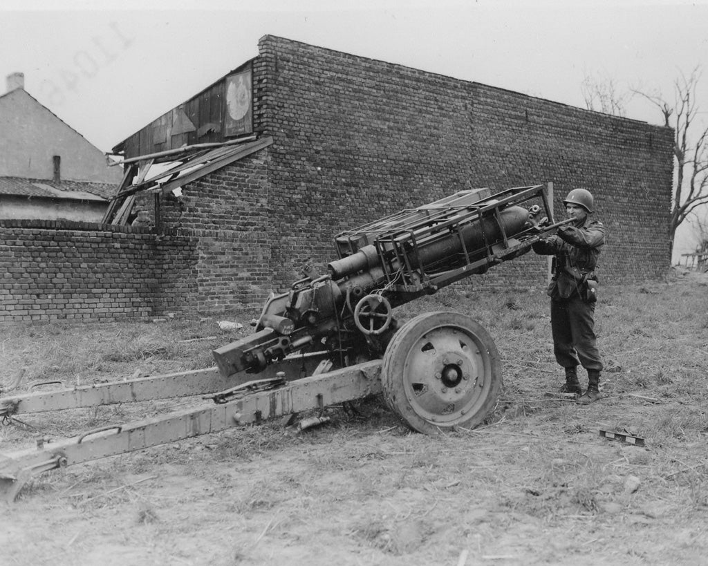 GERMAN ROCKET LAUNCHER with 28cm WK Spr & 32cm WK Flamm