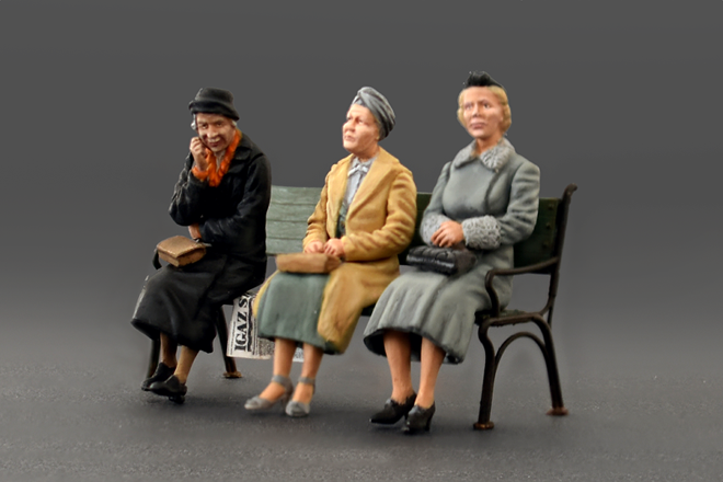 German Sitting Civilian tram/bus Passengers '30s-'40sContains five figures