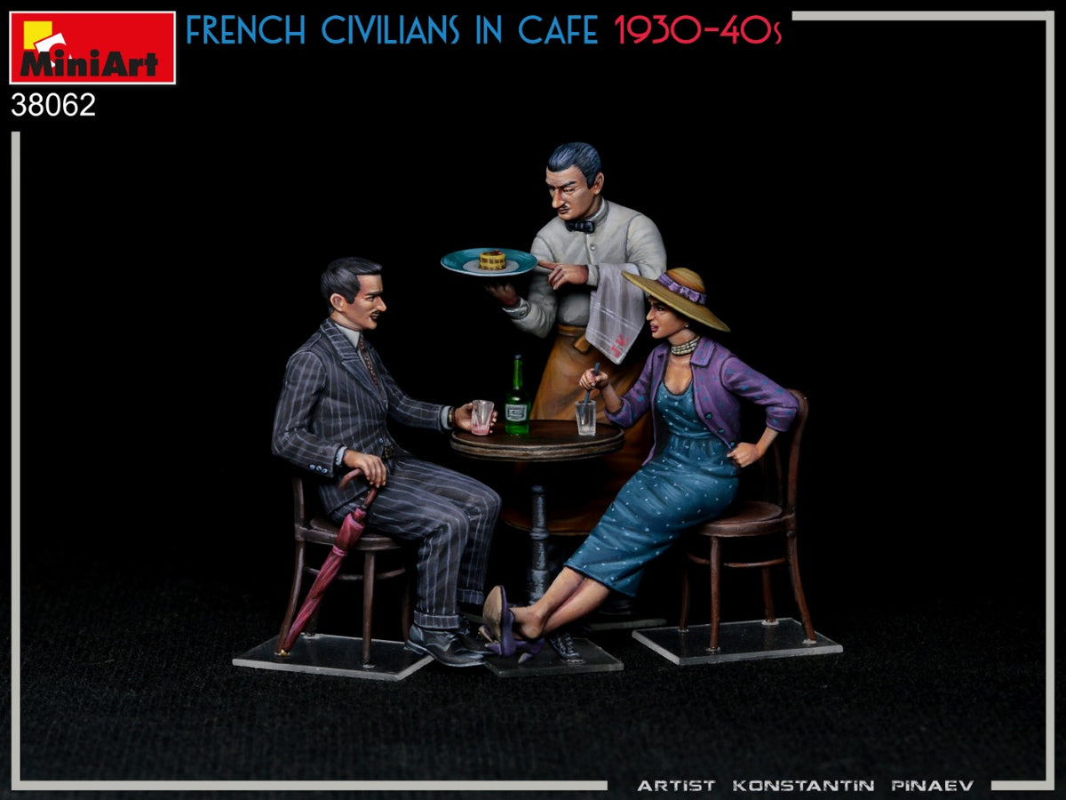 FRENCH CIVILIANS IN CAFE 1930-40s (WWII)
