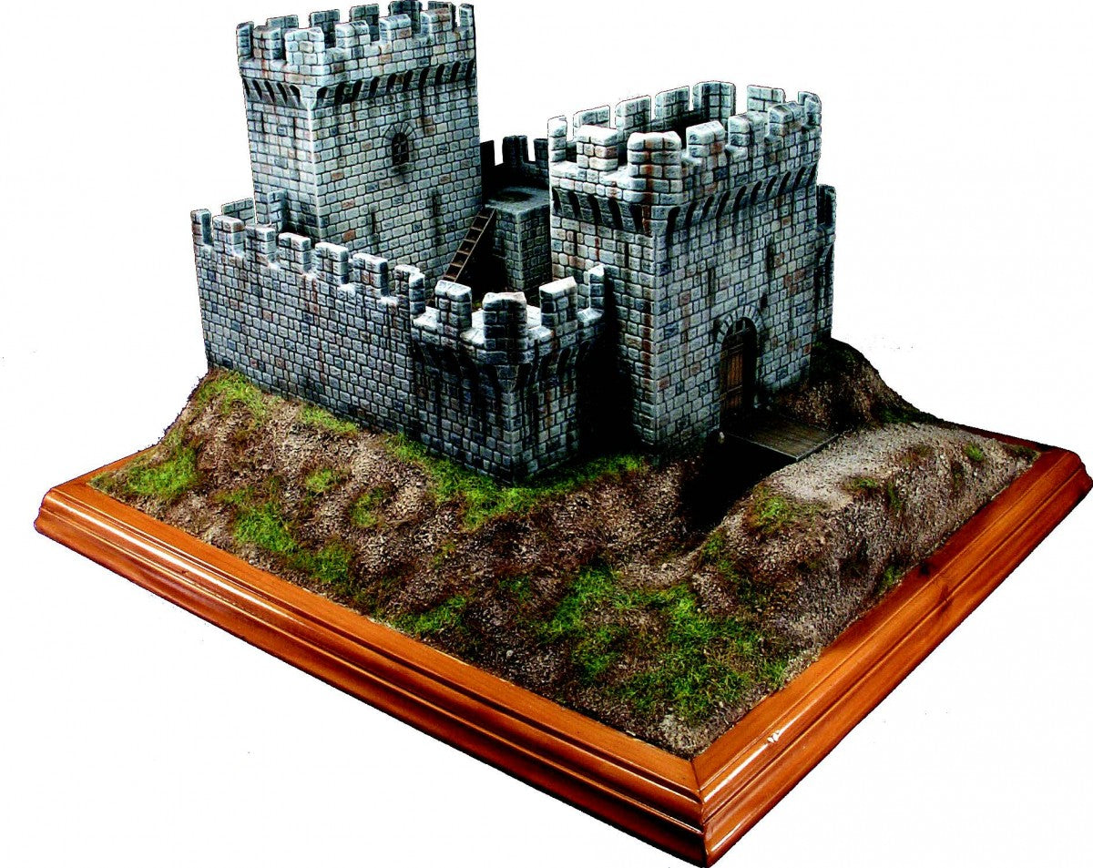 Assault of Medieval Fortress Kit include models of Medieval Fortress with Figures and Assault Units