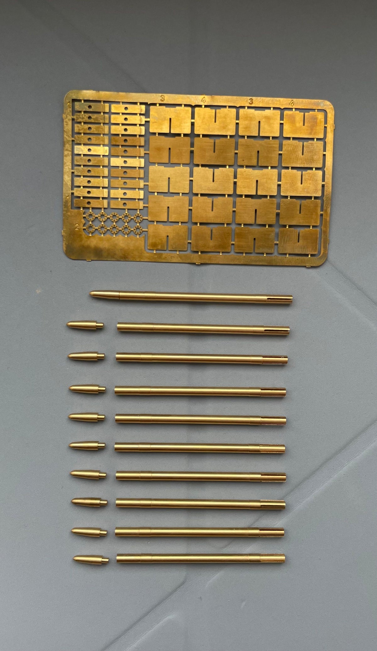 Lockheed P-38L Lightning HVAR rockets – 20 brass parts, PE parts (designed to be used with Revell and Trumpeter kits)