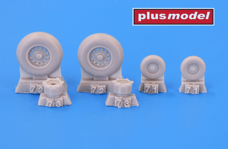 Grumman E2C Hawkeye wheels and paint mask (designed to be used with Hasegawa, maybe new Heller and Hobbycraft kits)