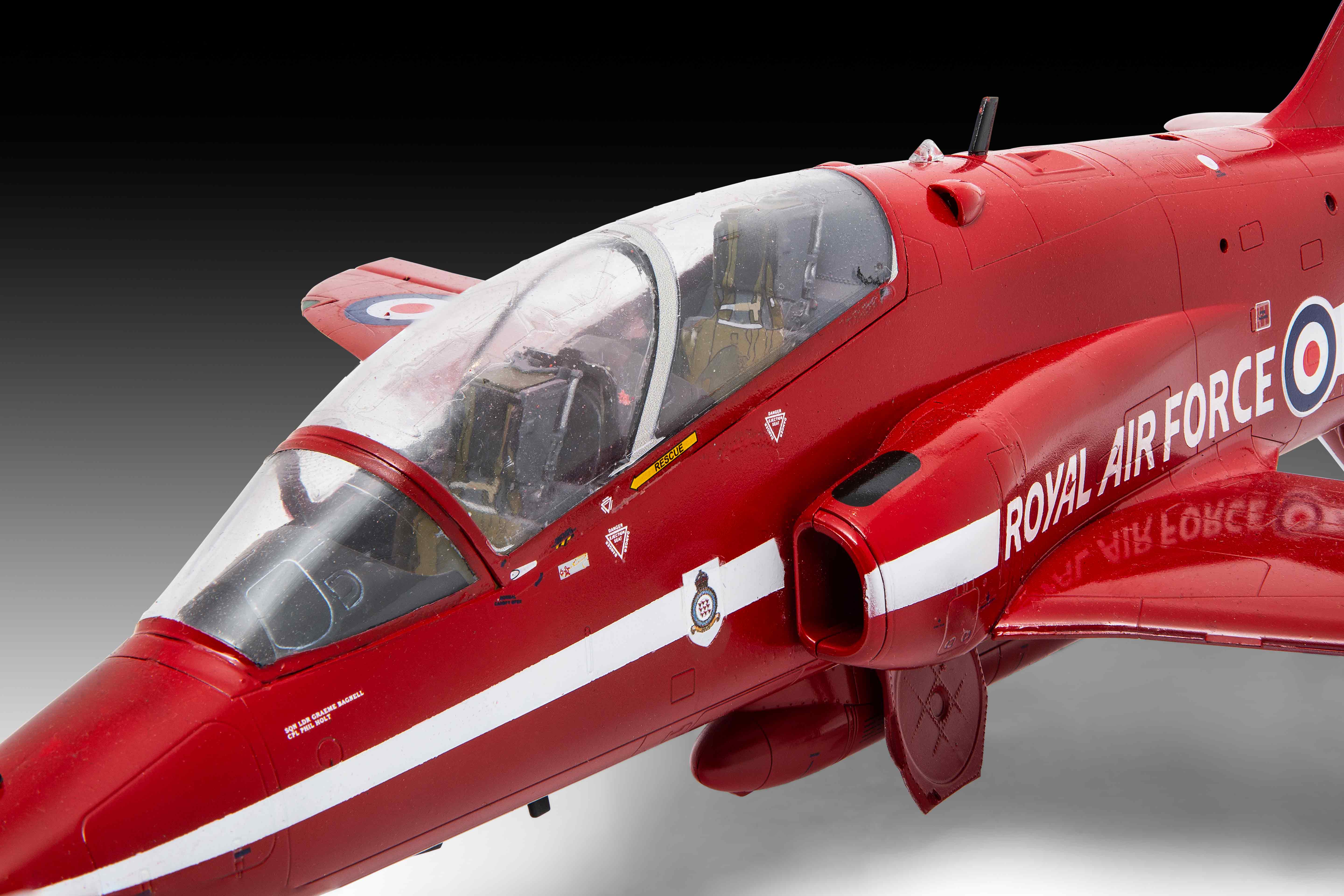 Revell Bae Hawk T.1A Raf Red Arrows RV4284