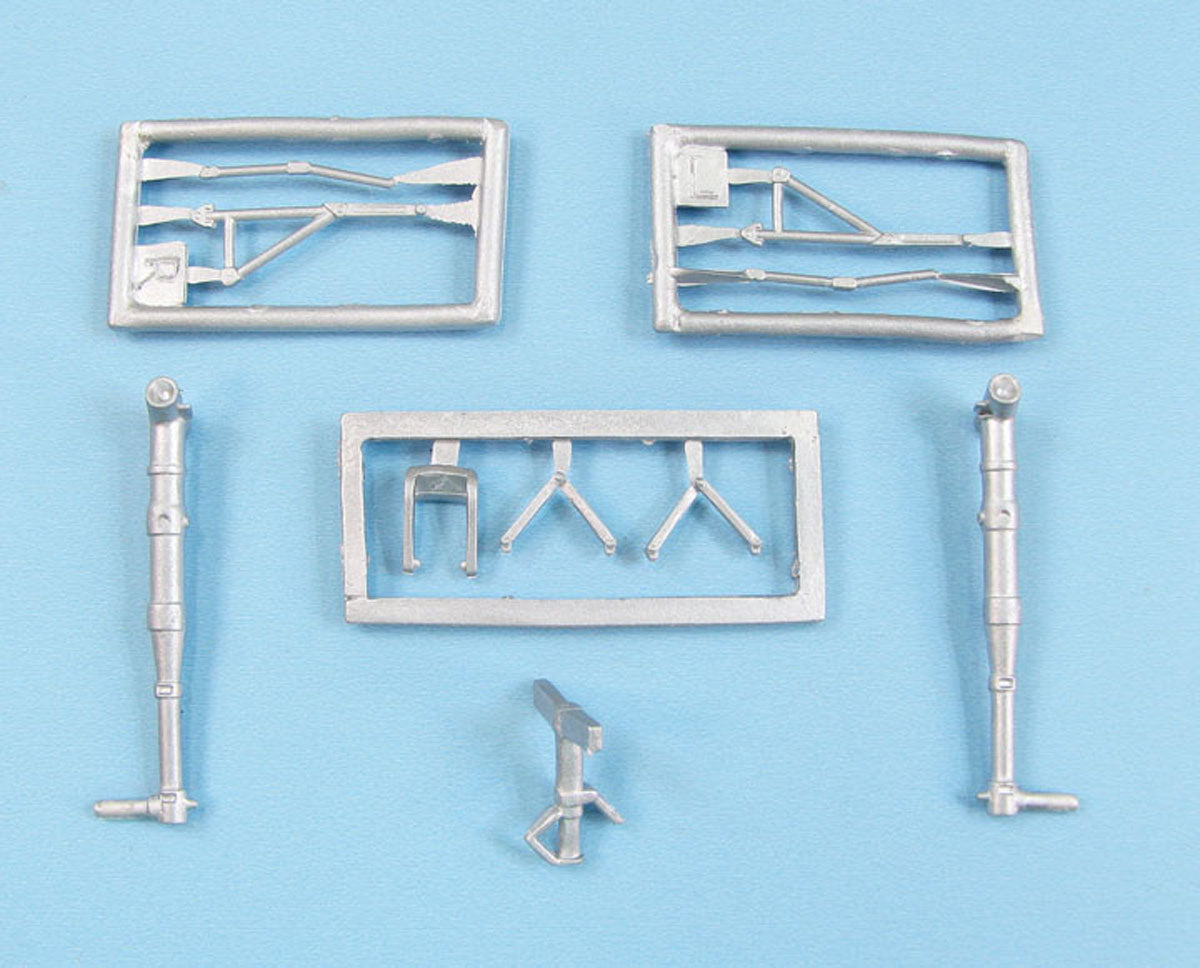 Yakovlev Yak-9T replacement Metal Landing Gear (designed to be used with ICM UA UK kits)