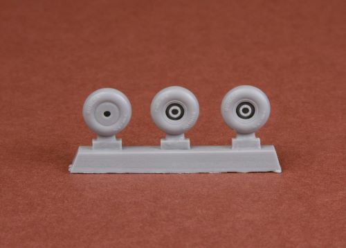 de Havilland DH-82a Tiger Moth wheel set (x 3 pair of wheels in 3 different styles) (designed to be used with Airfix kits)