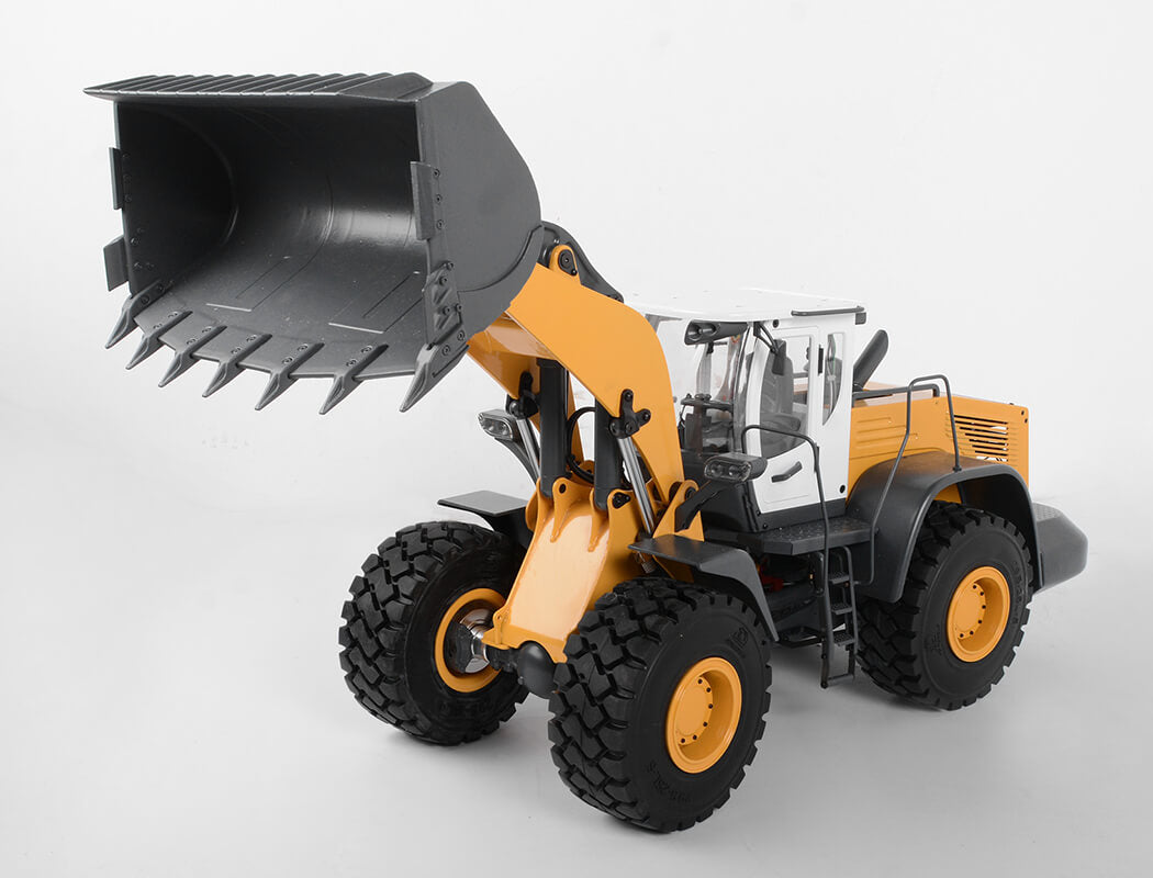RC4WD 1/14 EARTH MOVER 870K HYDRAULIC WHEEL LOADER (YELLOW AND WHITE) VV-JD00031