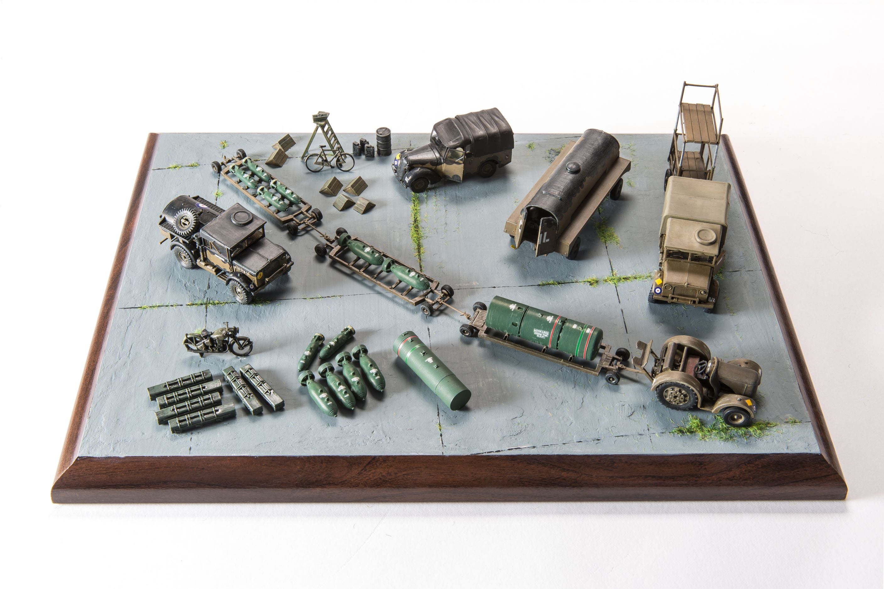 Airfix 1/72 Wwii Raf Bomber Re-Supply Set A05330