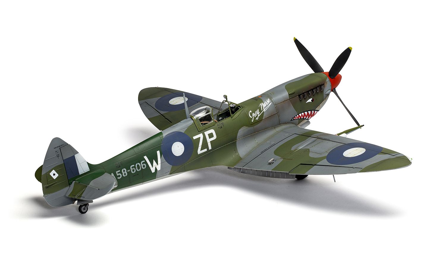 Airfix 1/24 Supermarine Spitfire Mk.VIII A17002 3
