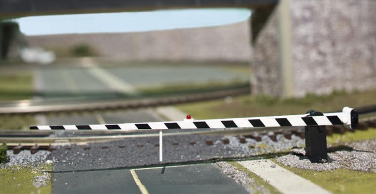 Atlas O Operating Crossing Gate (Black/White) AL6948