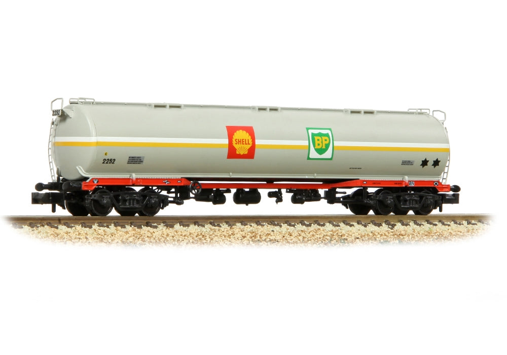 Graham Farish BR 102t Tea Bogie Tank Wagon 'Shell/Bp' Grey 373-564