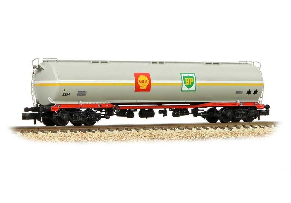 Graham Farish BR 102t Tea Bogie Tank Wagon 'Shell/Bp' Grey 373-564A